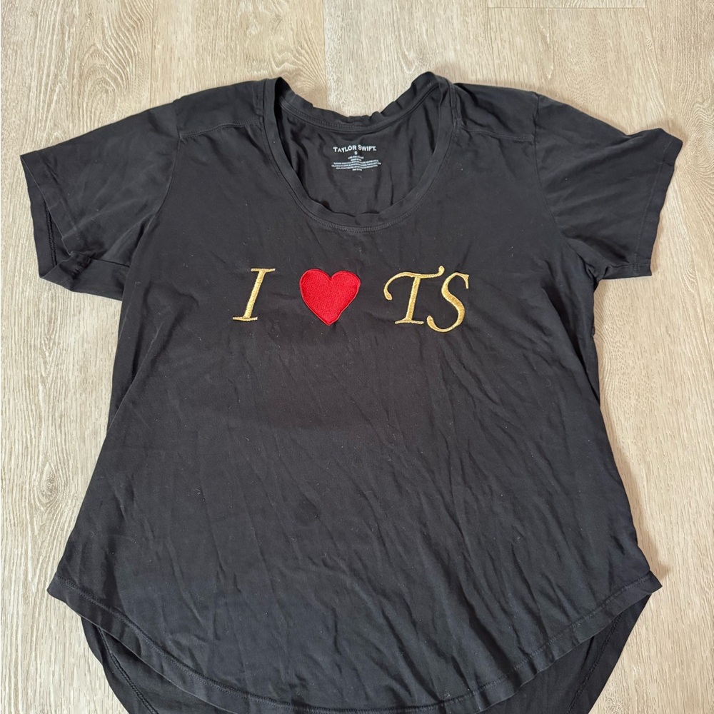 Taylor Swift  I Heart TS Relaxed Tee
